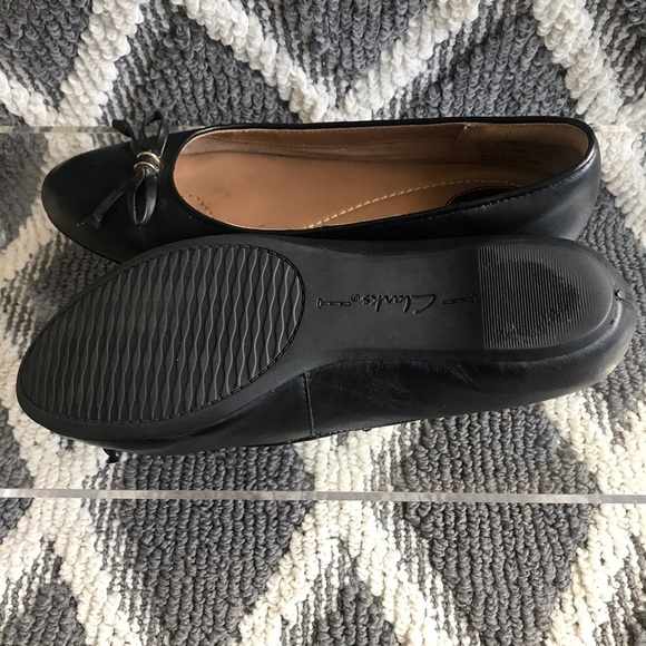 Clarks Artisan Black Leather Ballet Flats Womens Size US 8 UK 5.5 Bow Detail EUC - Picture 8 of 8